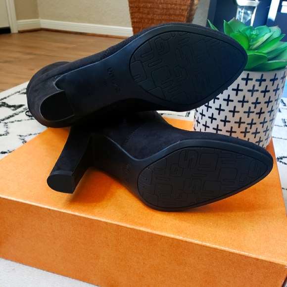 UNISA- Over the Knee Boots NIB (Never Worn) - Picture 5 of 5